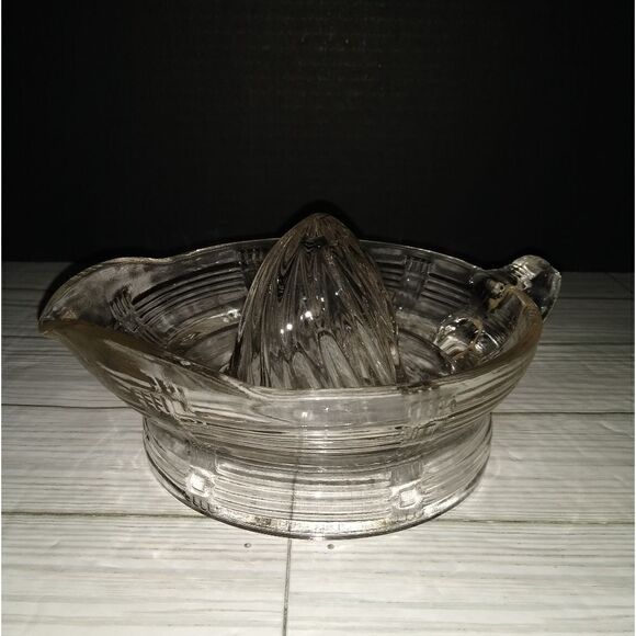 Vintage Glass Lemon Orange Citrus Juice Maker Squeezer Hand Juicer with Handle - Picture 6 of 8